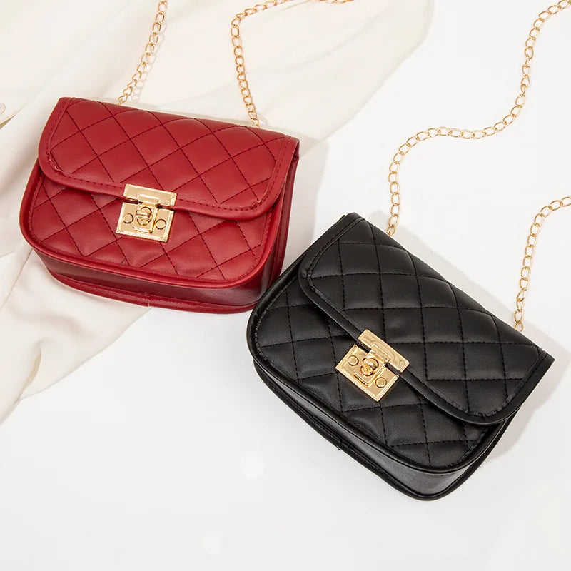 Diamond Grid Chain Shoulder Bag