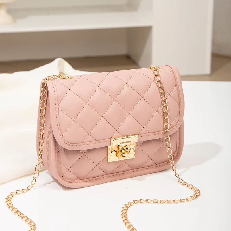 Diamond Grid Chain Shoulder Bag